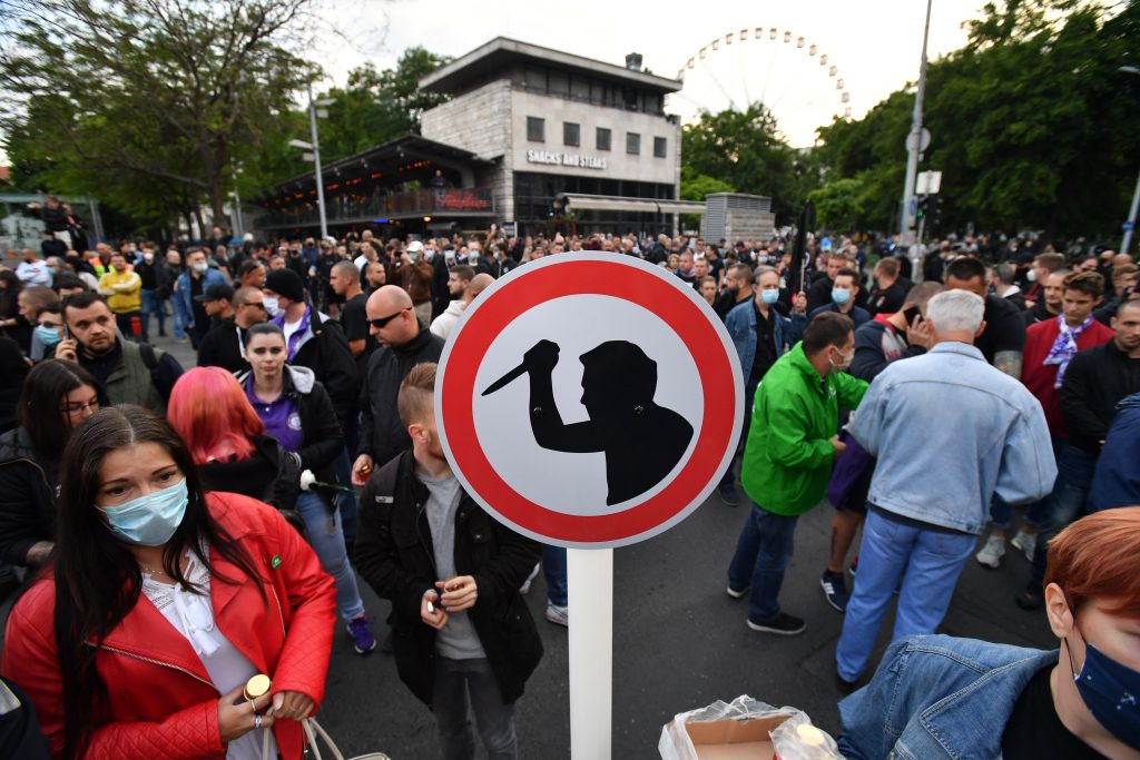Hungarian Press Roundup: Radical Right-wing Demonstration in Budapest
