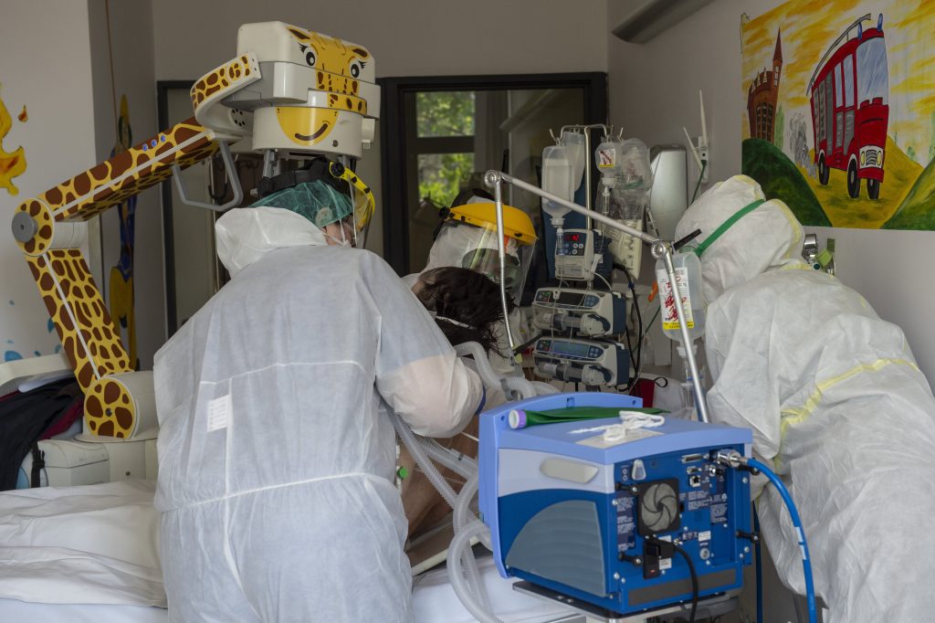 Press: Several Intensive Care Units Receive Ventilators Unfit for Hospital Use post's picture